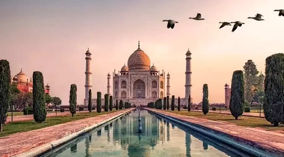 1755603475 68a4621341292