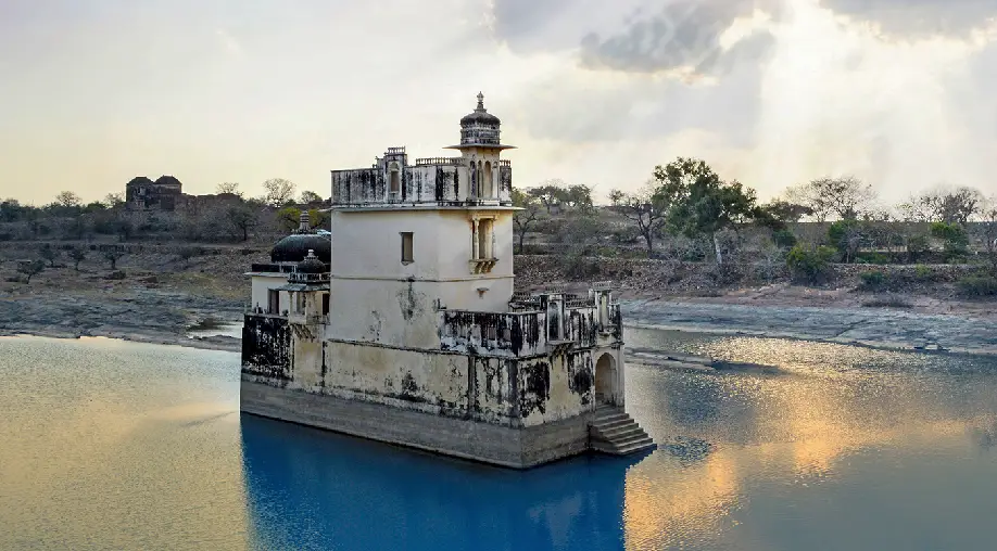 1756531864 68b28c98a4ab4