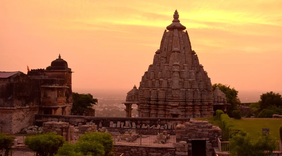 1756535844 68b29c249f1c9