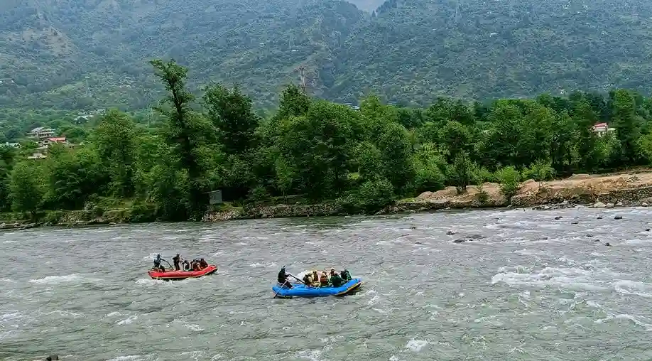 1759738351 68e379ef1145e