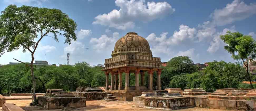 mehrauli-archaeological-park-delhi
